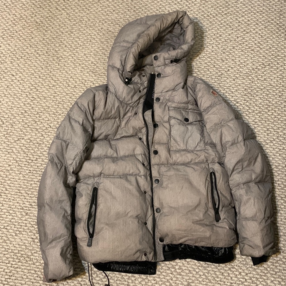 Moncler silver/gray winter jacket Classe 1 (38”)